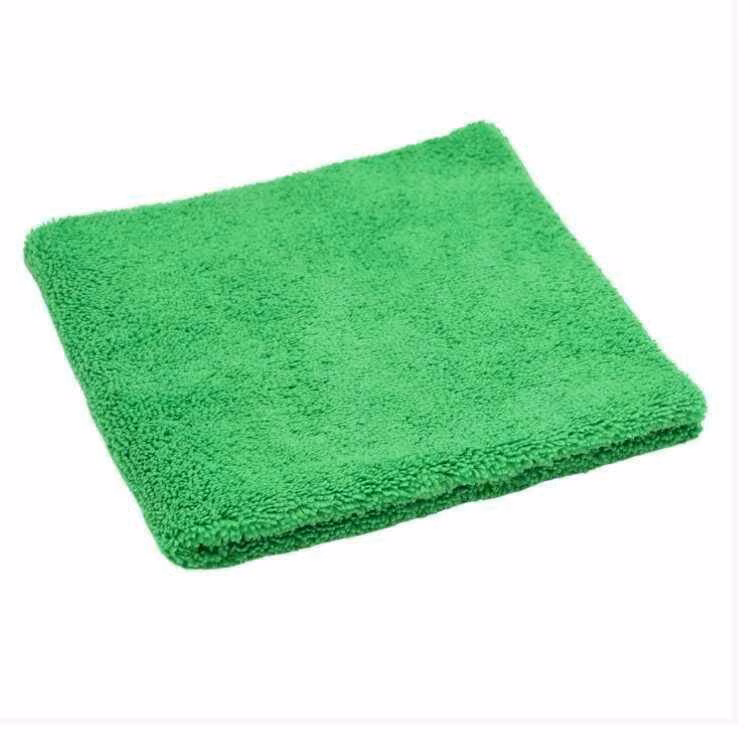 Ścierka z Mikrofibry Uniwersalna SITEC MF340 Zielona 40x40 cm, złożona w kwadrat na białym tle
