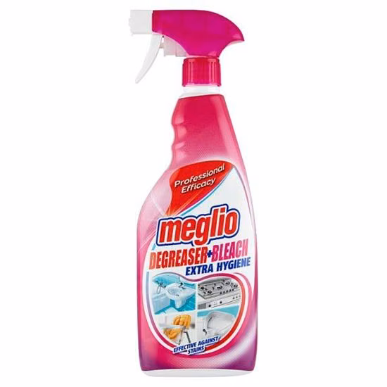Odtłuszczacz z Wybielaczem Meglio w Piance Spray Różowy 750 ml, widok z przodu na butelkę z atomizerem