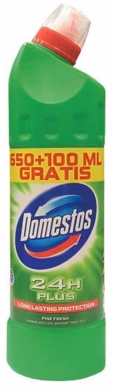 Domestos 750ml PINE FRESH, zielona butelka z wyprofilowaną szyjką i czerwoną nakrętką na białym tle