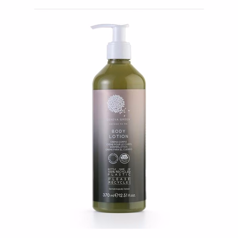 Balsam do Ciała GFL Geneva Green P350BLGR 370 ml, oliwkowa butelka z dozownikiem typu pompka na białym tle