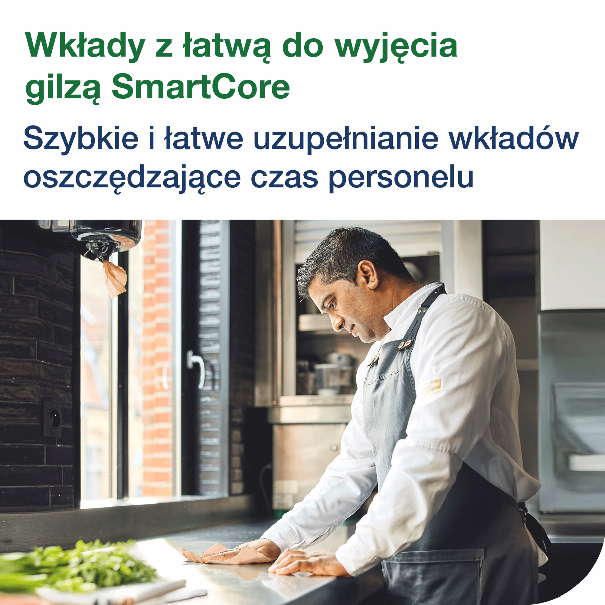 Tork Reflex™ czyściwo papierowe do lekkich zabrudzeń, kucharz wycierający blat w profesjonalnej kuchni